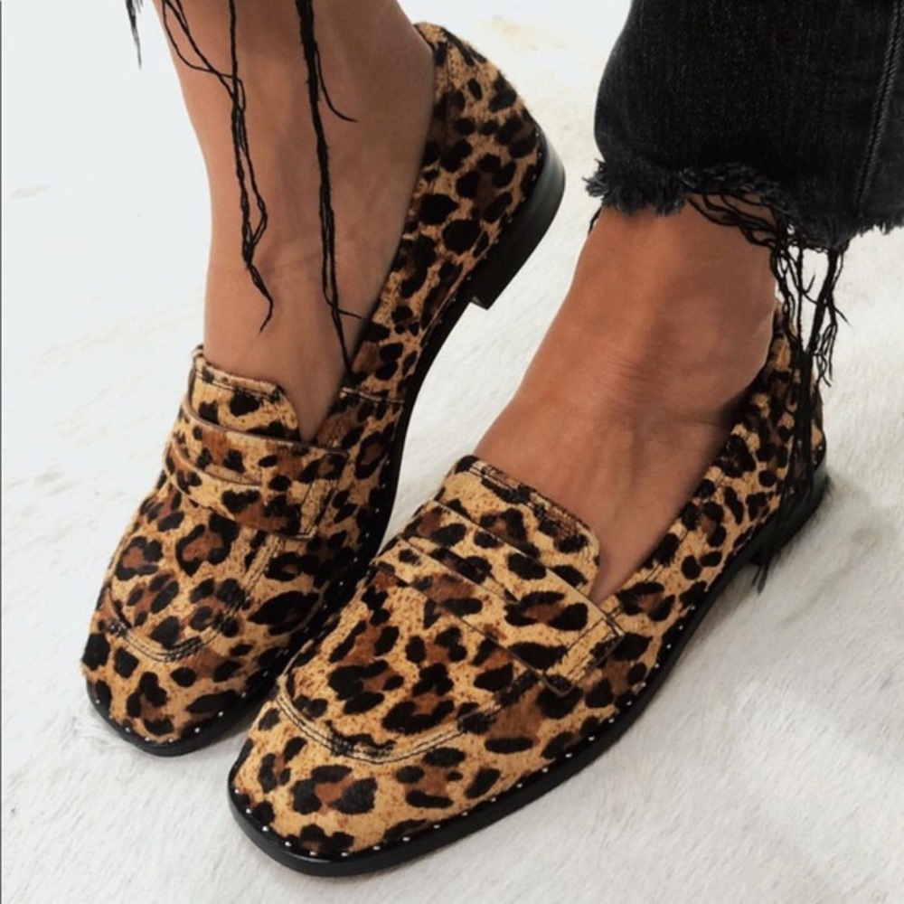Something Navy - Leopard Loafer